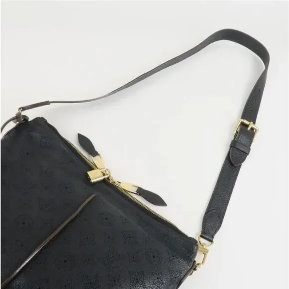 💎✨STUNNING✨💎AUTHENTIC Louis Vuitton Monogram Mahina Selene PM Shoulder Bag - Picture 7 of 15